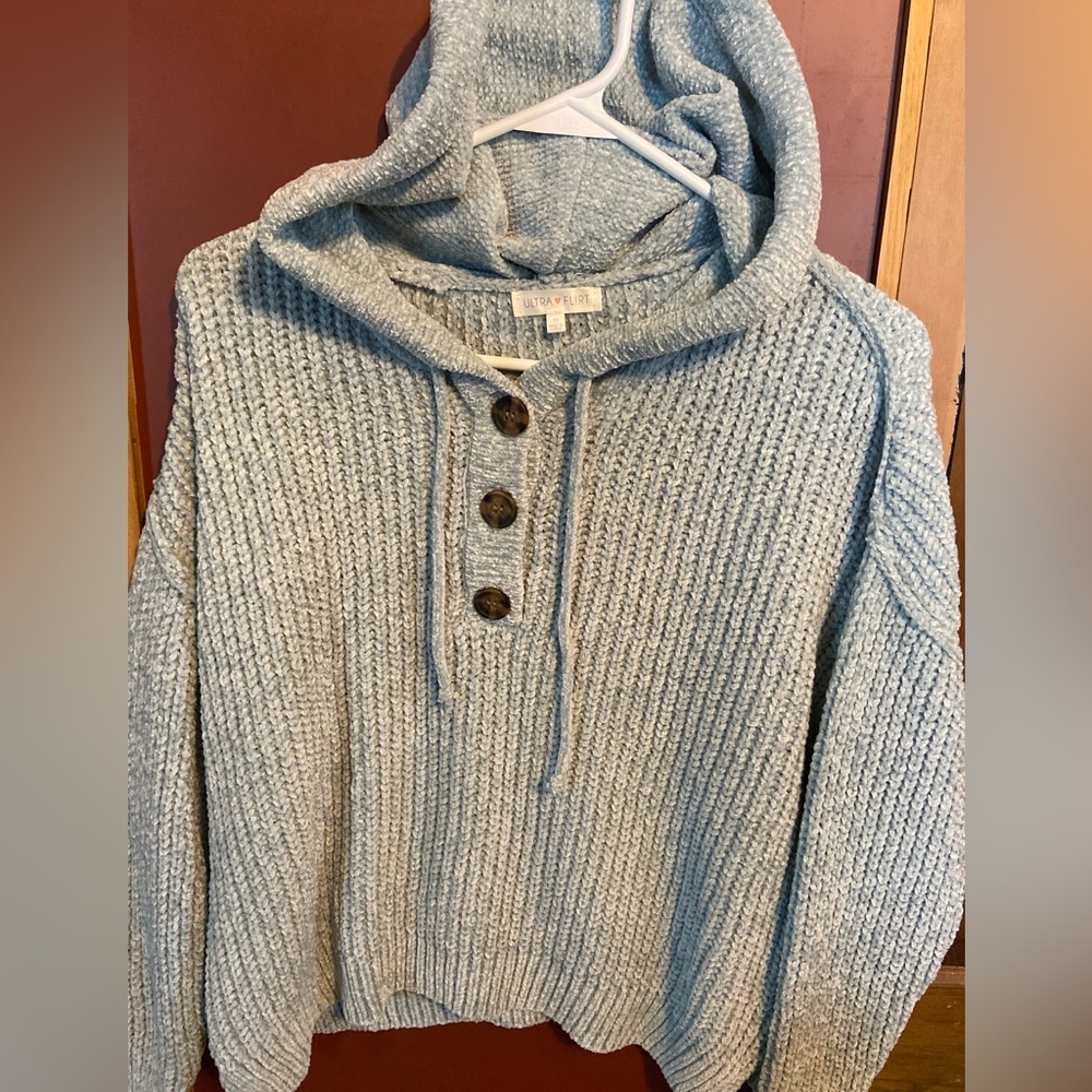 Women’s mint sweater with hood